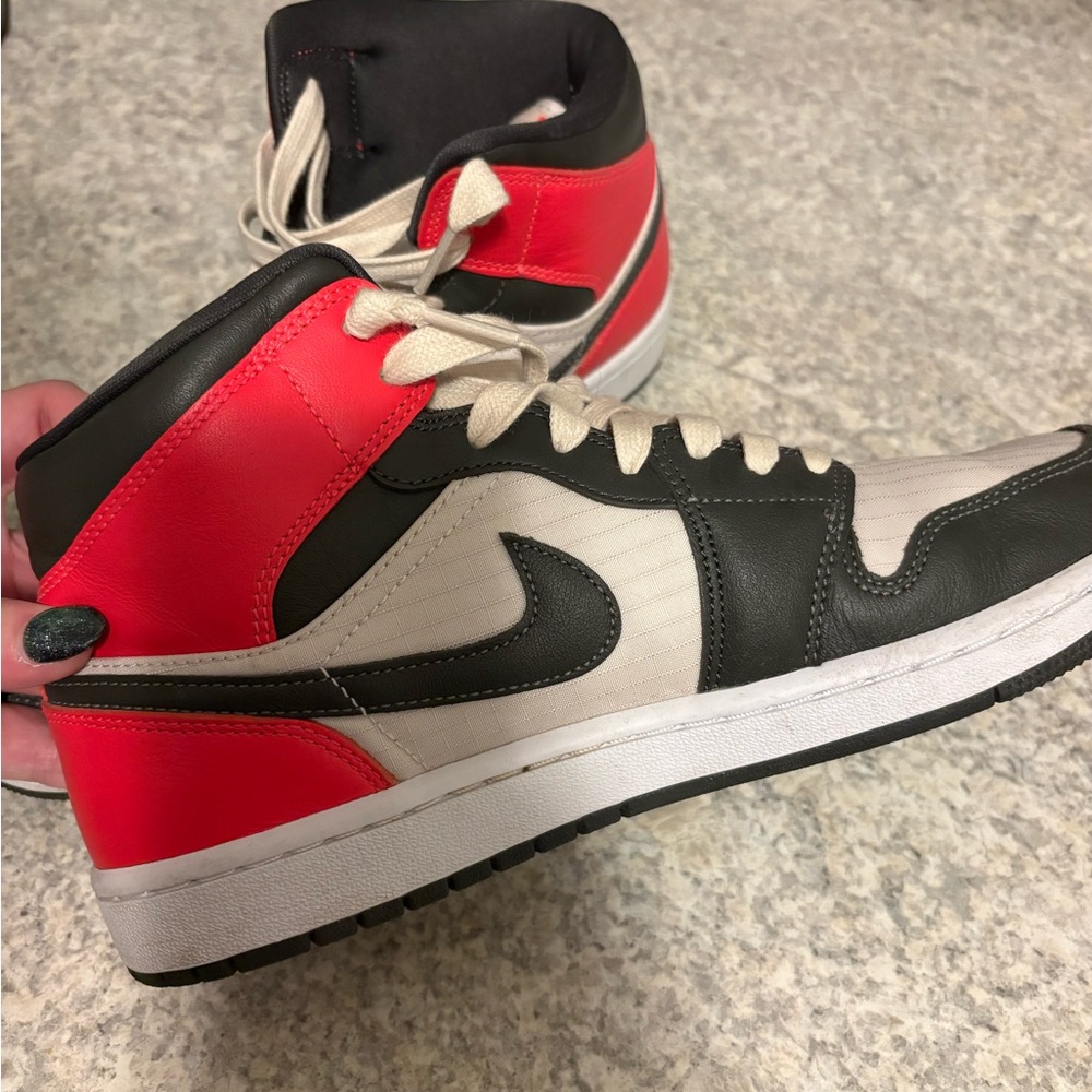 Nike High-Top Sneakers - Black and Cream - Picture 3 of 8